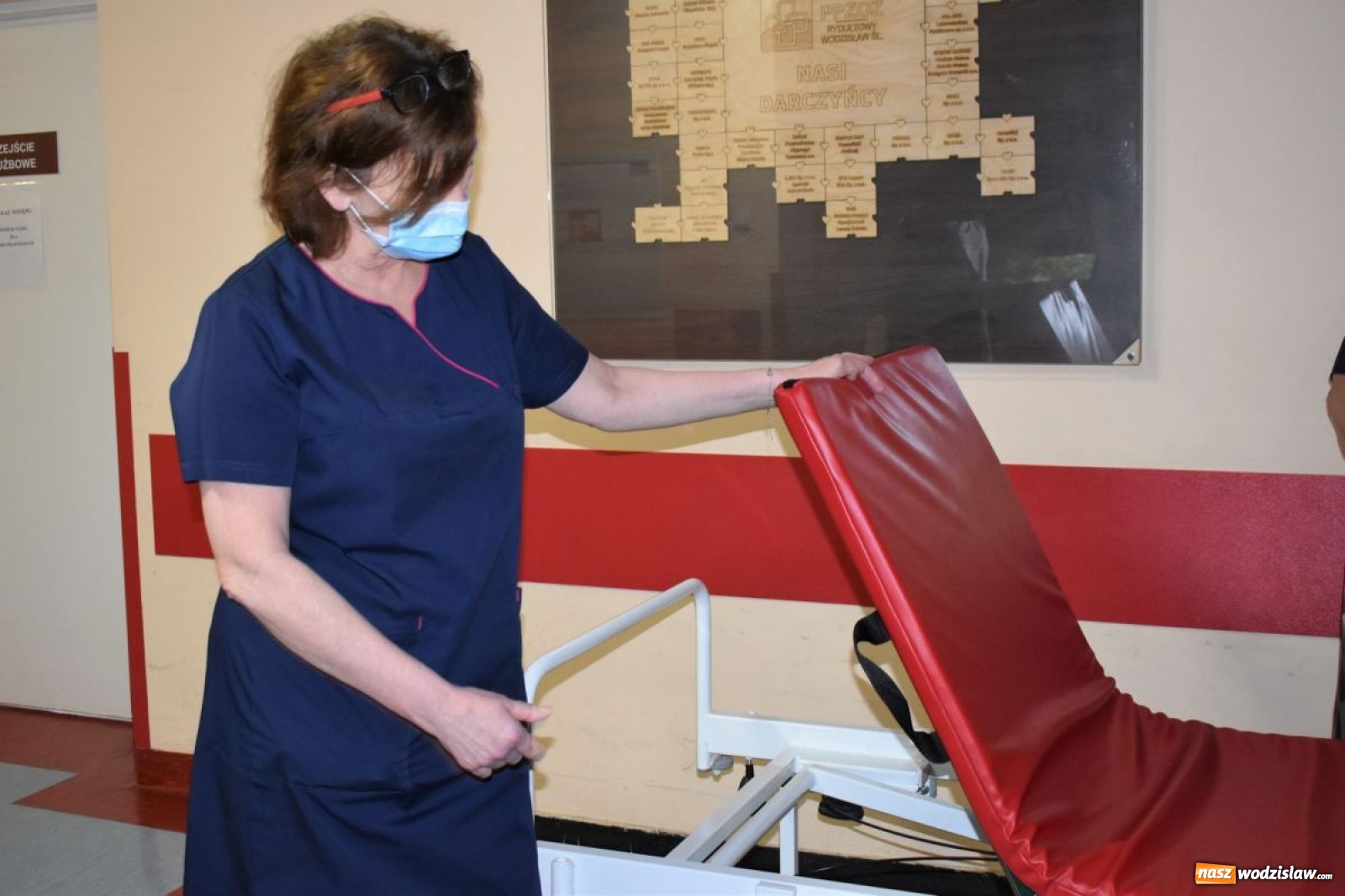 Zdjęcie w galerii na portalu naszwodzislaw.com: Specjalistyczne łóżko dla wodzisławskiej Izby Przyjęć [FOTO] wiadomości z regionu