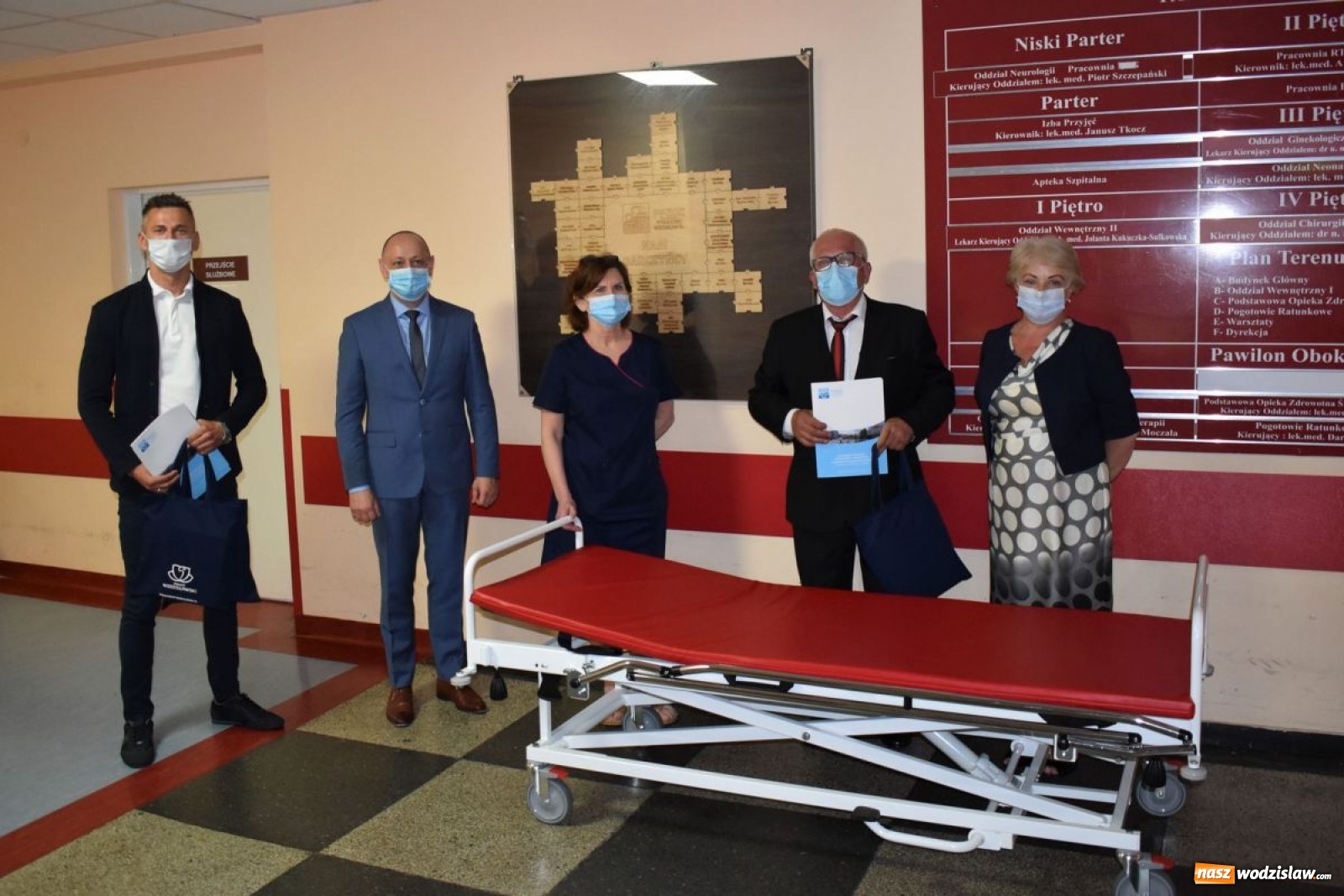 Zdjęcie w galerii na portalu naszwodzislaw.com: Specjalistyczne łóżko dla wodzisławskiej Izby Przyjęć [FOTO] wiadomości z regionu