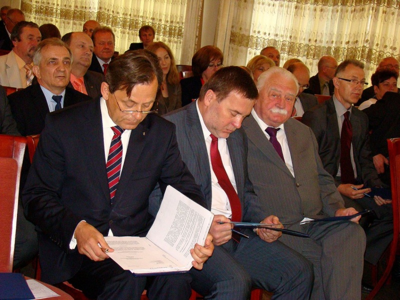 Zdjęcie w galerii na portalu naszwodzislaw.com: Małe jest piękne, ale duży może więcej wiadomości z regionu