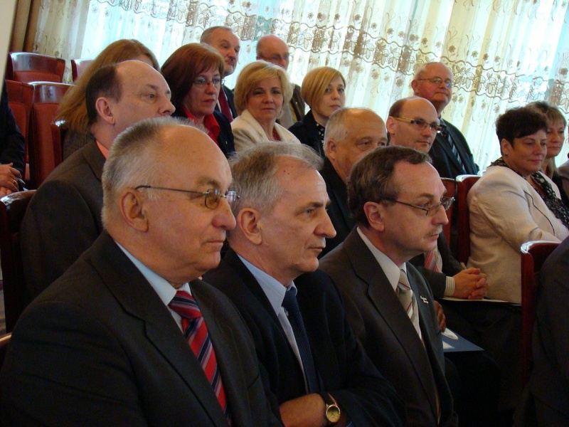 Zdjęcie w galerii na portalu naszwodzislaw.com: Małe jest piękne, ale duży może więcej wiadomości z regionu