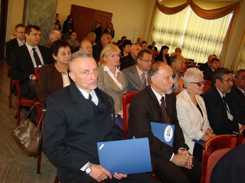 Zdjęcie w galerii na portalu naszwodzislaw.com: Małe jest piękne, ale duży może więcej wiadomości z regionu