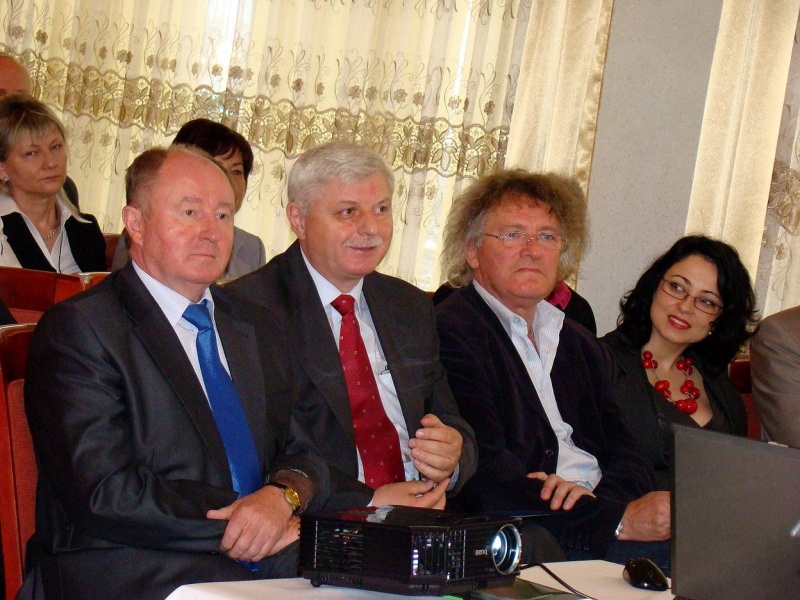 Zdjęcie w galerii na portalu naszwodzislaw.com: Małe jest piękne, ale duży może więcej wiadomości z regionu