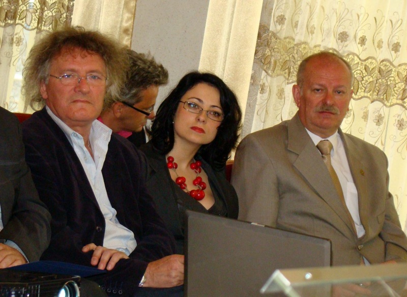 Zdjęcie w galerii na portalu naszwodzislaw.com: Małe jest piękne, ale duży może więcej wiadomości z regionu