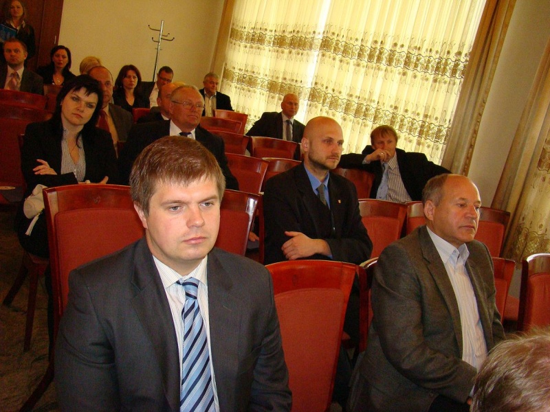 Zdjęcie w galerii na portalu naszwodzislaw.com: Małe jest piękne, ale duży może więcej wiadomości z regionu