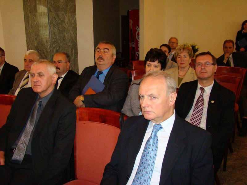 Zdjęcie w galerii na portalu naszwodzislaw.com: Małe jest piękne, ale duży może więcej wiadomości z regionu