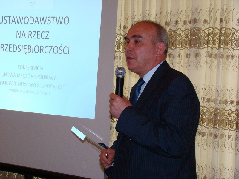 Zdjęcie w galerii na portalu naszwodzislaw.com: Małe jest piękne, ale duży może więcej wiadomości z regionu