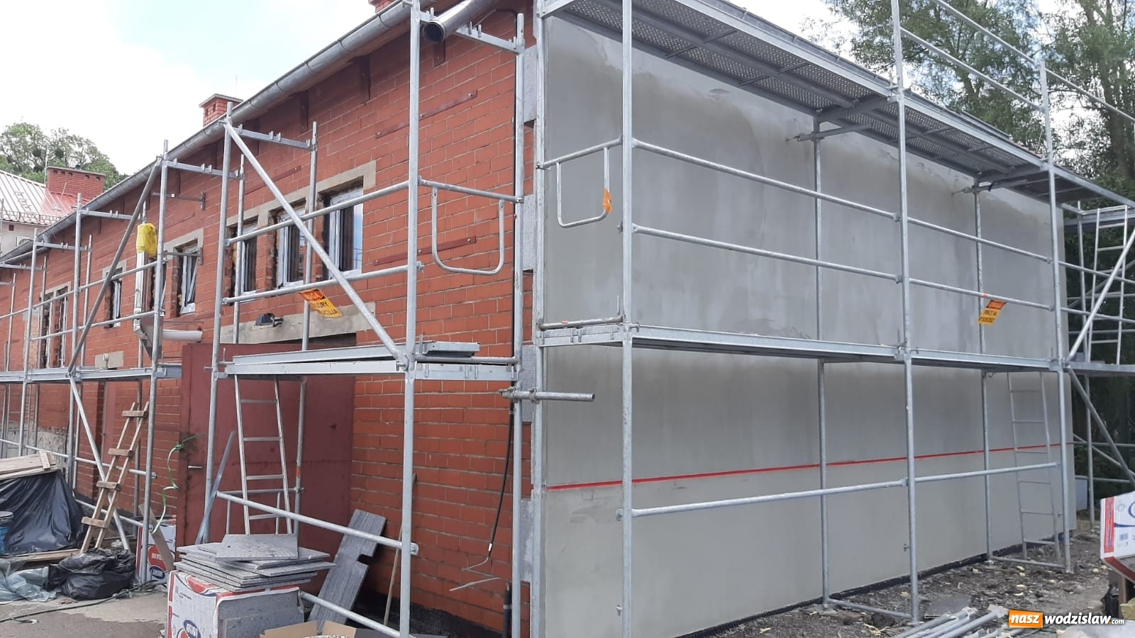 Zdjęcie w galerii na portalu naszwodzislaw.com: Siedziba PZD zyskuje nowy wygląd wiadomości z regionu