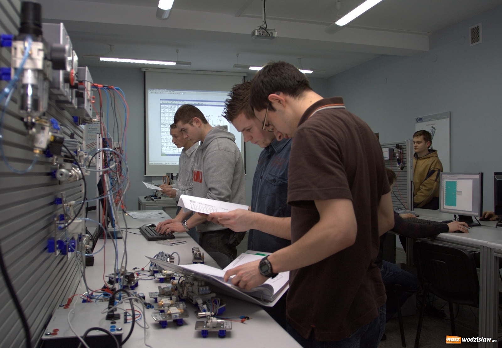 Zdjęcie w galerii na portalu naszwodzislaw.com: Automatyka i Robotyka. Bezpłatne studia inżynierskie w PWSZ w Raciborzu wiadomości z regionu