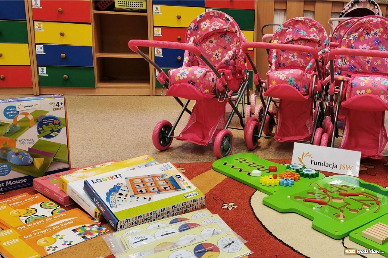 Zdjęcie w galerii na portalu naszwodzislaw.com: Przedszkole w Połomi zakupiło zabawki i pomoce dydaktyczne. Pomogła Fundacja JSW [FOTO] wiadomości z regionu