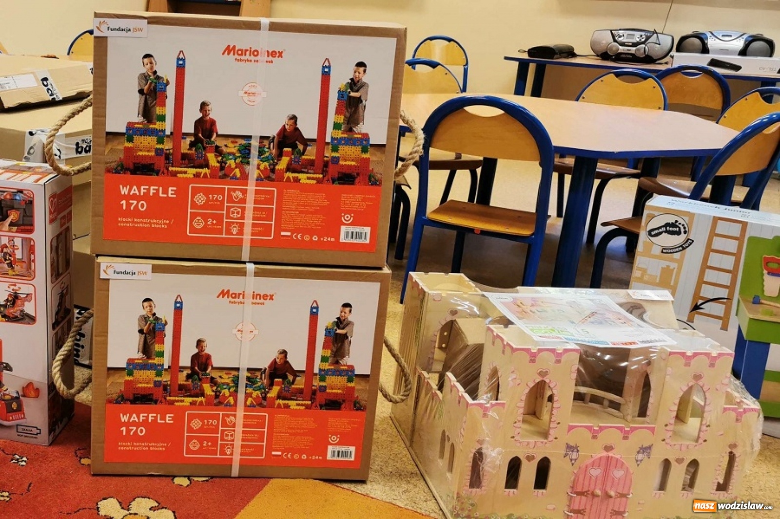 Zdjęcie w galerii na portalu naszwodzislaw.com: Przedszkole w Połomi zakupiło zabawki i pomoce dydaktyczne. Pomogła Fundacja JSW [FOTO] wiadomości z regionu