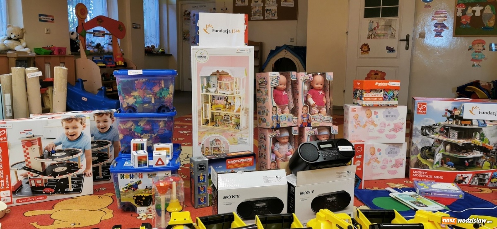 Zdjęcie w galerii na portalu naszwodzislaw.com: Przedszkole w Połomi zakupiło zabawki i pomoce dydaktyczne. Pomogła Fundacja JSW [FOTO] wiadomości z regionu