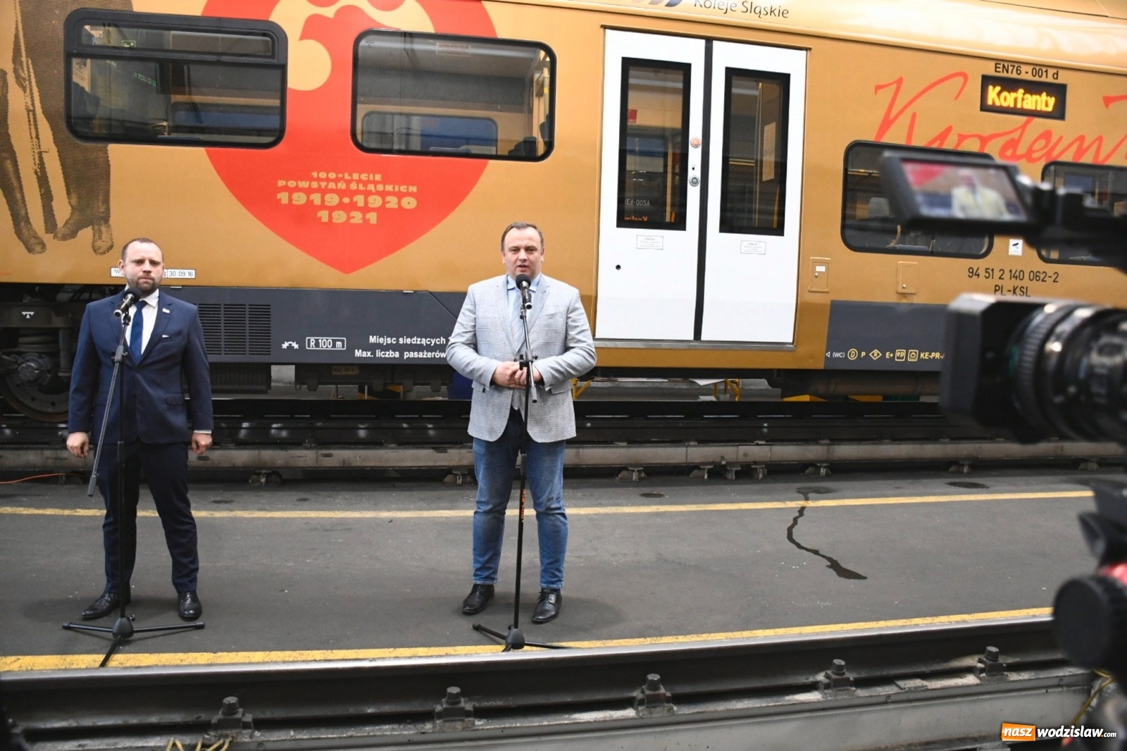 Zdjęcie w galerii na portalu naszwodzislaw.com: Drugi złoty pociąg Kolei Śląskich wiadomości z regionu