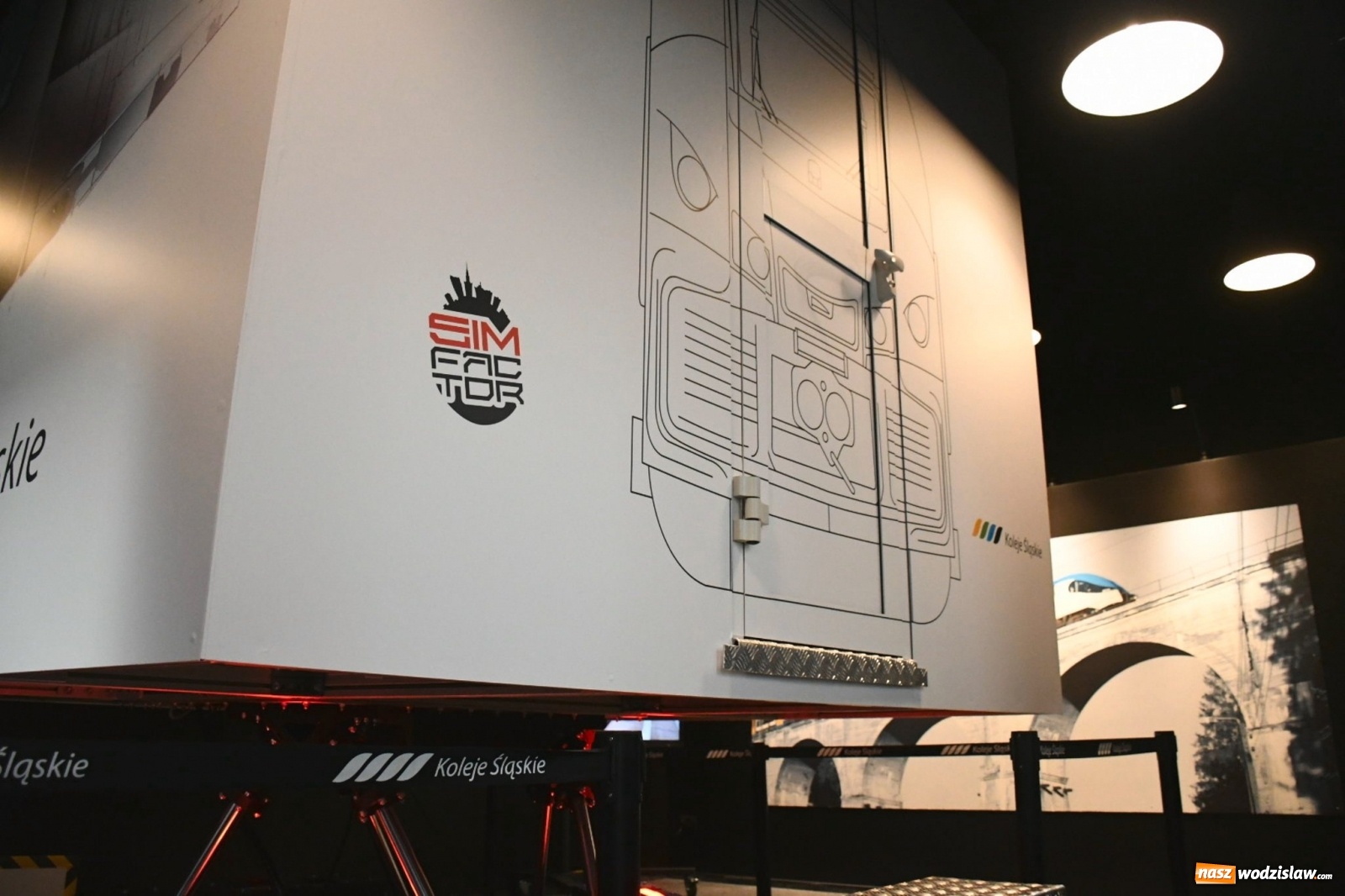 Zdjęcie w galerii na portalu naszwodzislaw.com: Drugi złoty pociąg Kolei Śląskich wiadomości z regionu