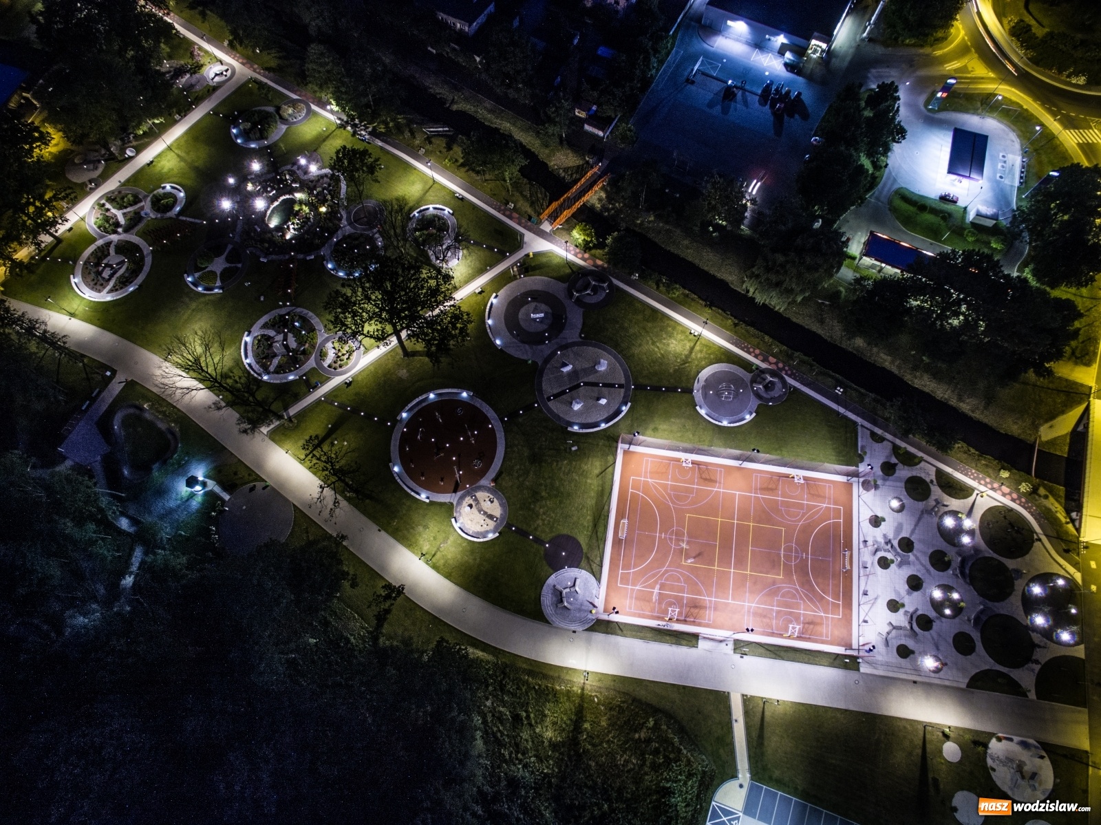 Zdjęcie w galerii na portalu naszwodzislaw.com: Ruszyło finałowe głosowanie w plebiscycie na najbardziej filmowe miejsce w regionie wiadomości z regionu