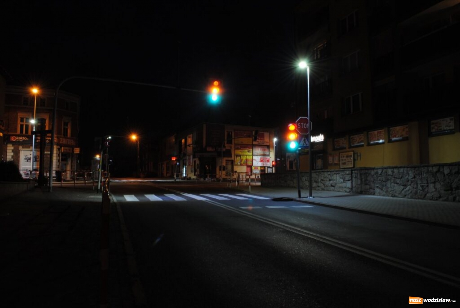 Zdjęcie w galerii na portalu naszwodzislaw.com: W Radlinie doświetlono przejścia dla pieszych wiadomości z regionu