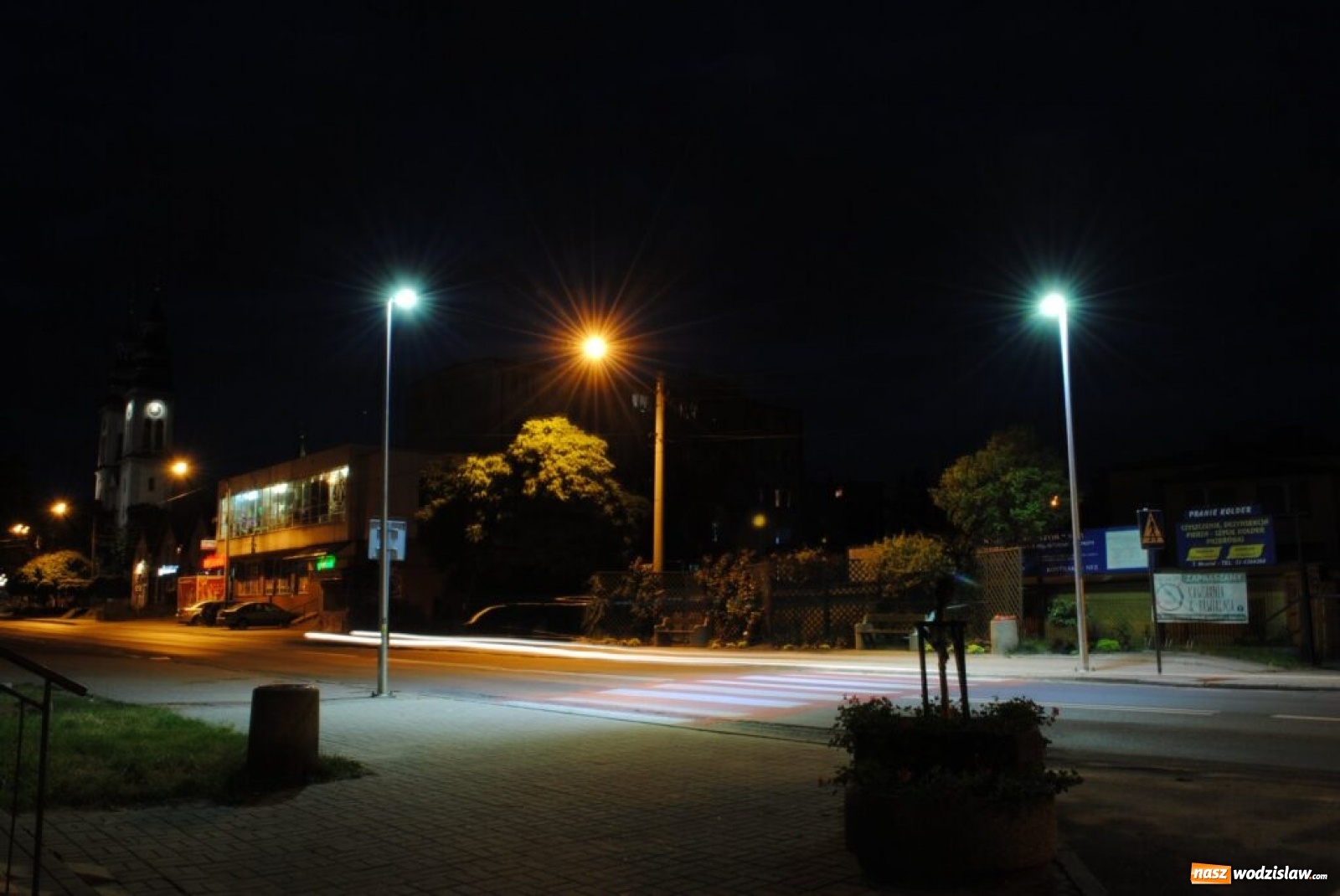 Zdjęcie w galerii na portalu naszwodzislaw.com: W Radlinie doświetlono przejścia dla pieszych wiadomości z regionu