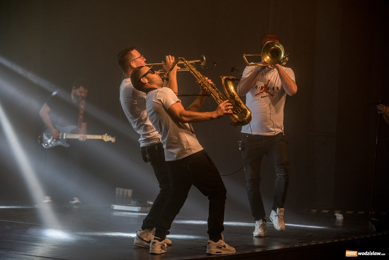 Zdjęcie w galerii na portalu naszwodzislaw.com: Dobra energia Reggae Festiwalu popłynęła z WCK [FOTO i WIDEO] wiadomości z regionu