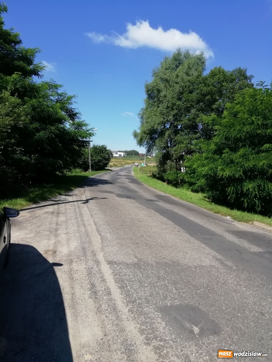 Zdjęcie w galerii na portalu naszwodzislaw.com: Szykuje się remont ul. Powstańców w Skrzyszowie wiadomości z regionu