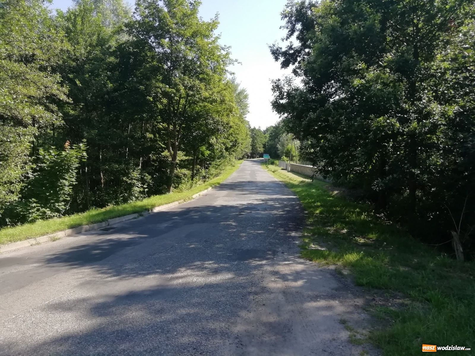 Zdjęcie w galerii na portalu naszwodzislaw.com: Szykuje się remont ul. Powstańców w Skrzyszowie wiadomości z regionu