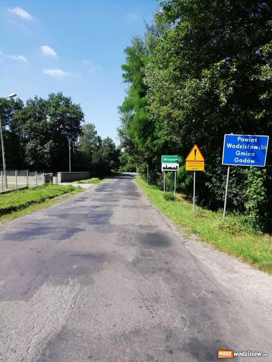 Zdjęcie w galerii na portalu naszwodzislaw.com: Szykuje się remont ul. Powstańców w Skrzyszowie wiadomości z regionu