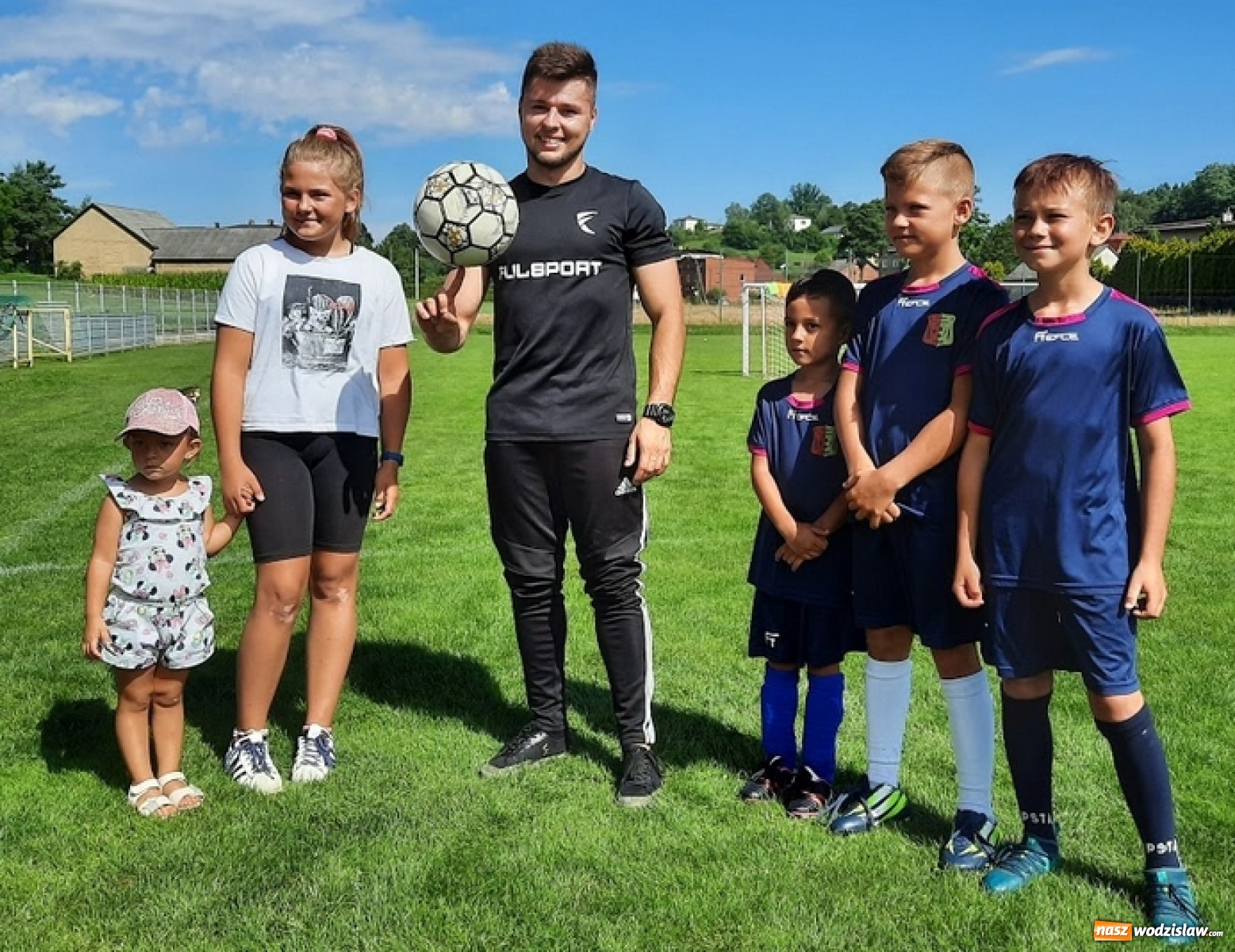 Zdjęcie w galerii na portalu naszwodzislaw.com: Mistrz Talentiady. Turniej piłki nożnej w Połomi wiadomości z regionu