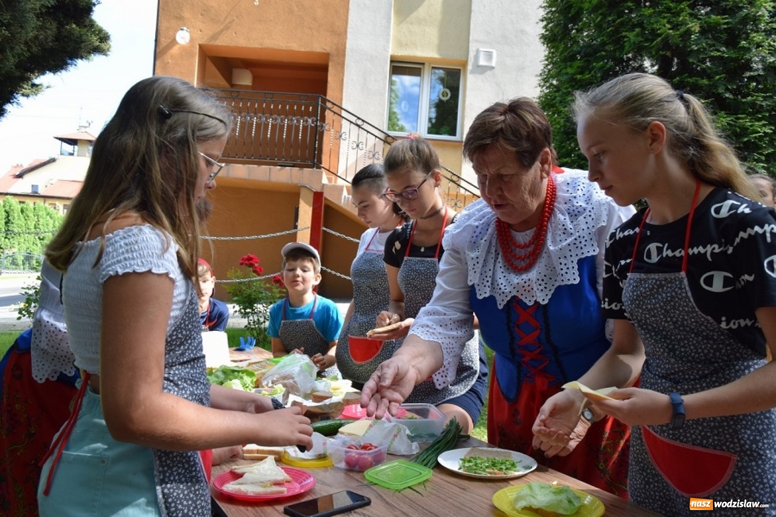 Zdjęcie w galerii na portalu naszwodzislaw.com: Master Chef na Polanie Kultury w Połomi wiadomości z regionu