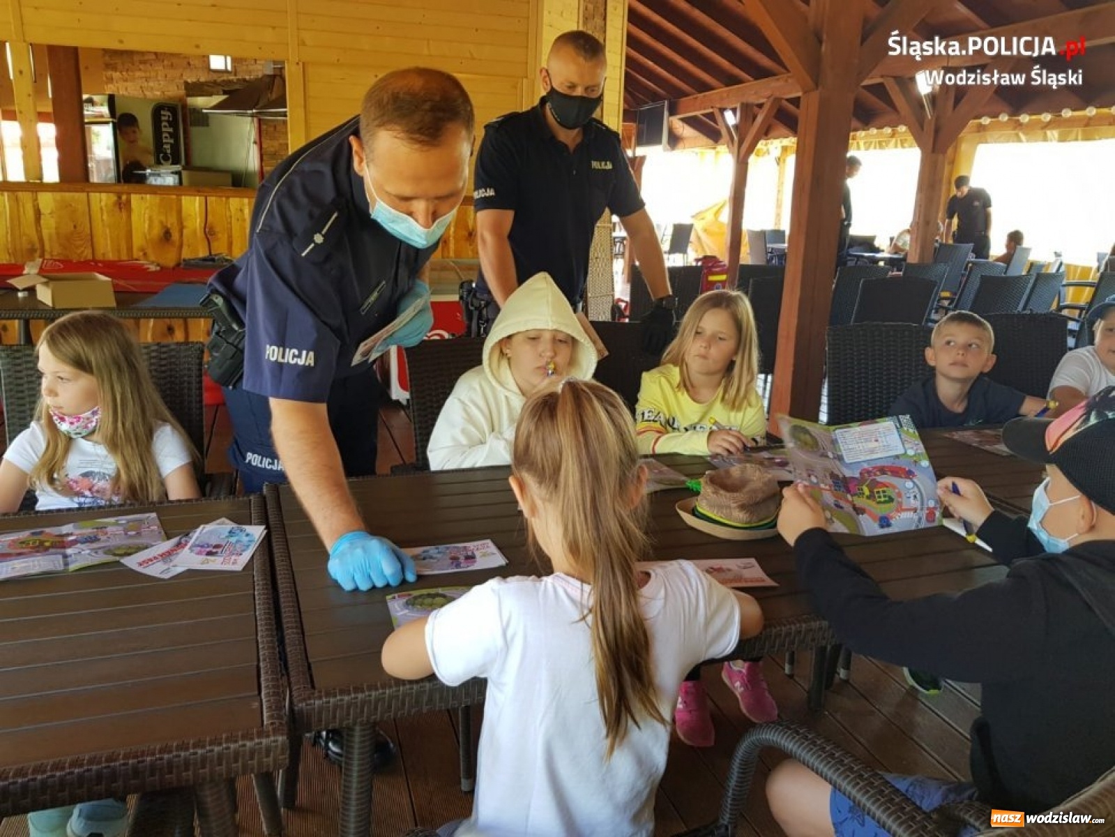 Zdjęcie w galerii na portalu naszwodzislaw.com: Bezpieczne wakacje ze służbami wiadomości z regionu