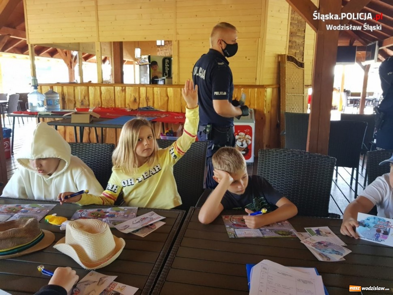 Zdjęcie w galerii na portalu naszwodzislaw.com: Bezpieczne wakacje ze służbami wiadomości z regionu