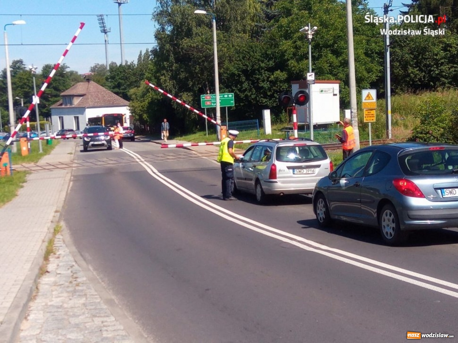 Zdjęcie w galerii na portalu naszwodzislaw.com: Wspólna akcja policjantów i pracowników kolei wiadomości z regionu
