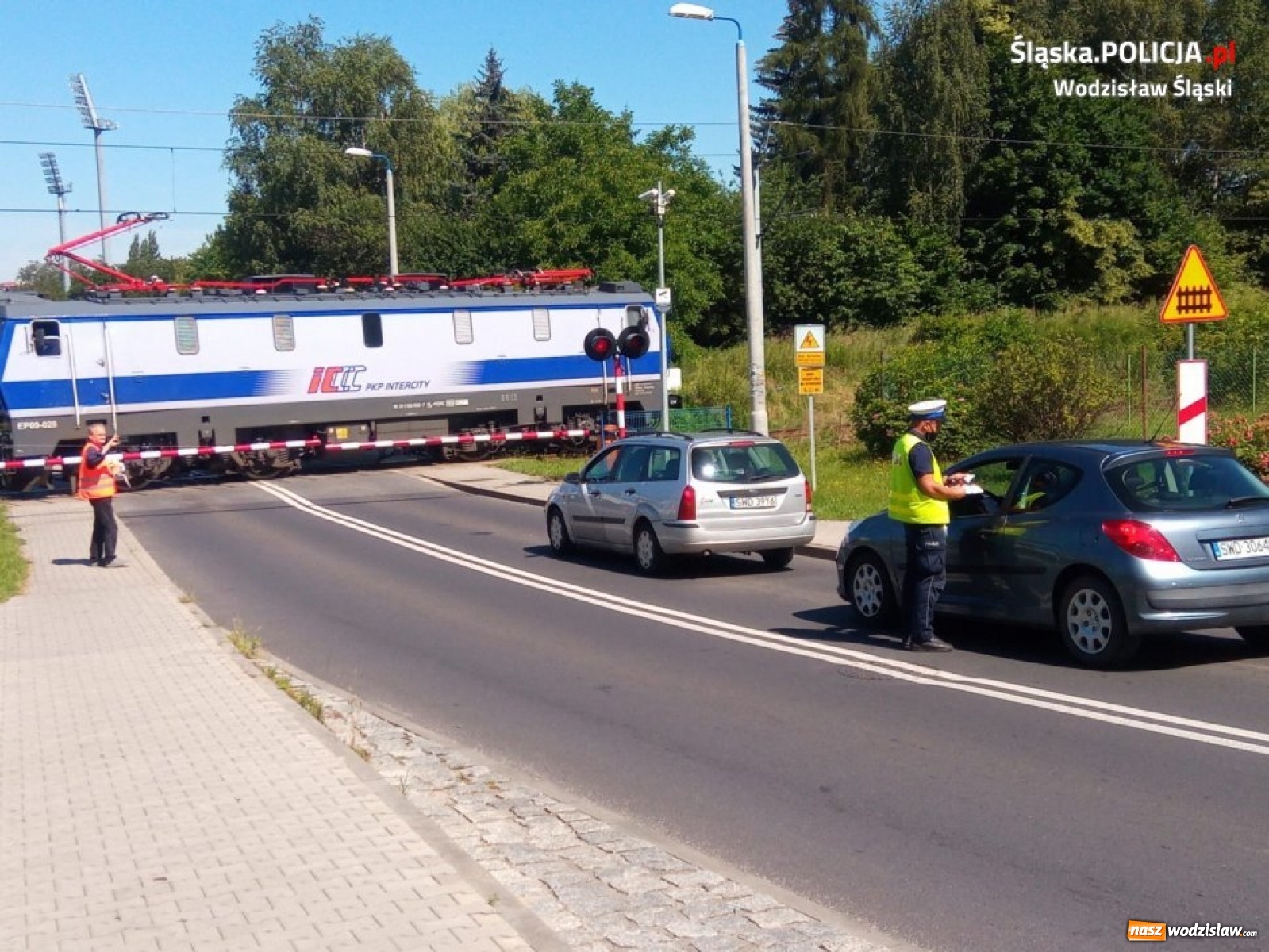 Zdjęcie w galerii na portalu naszwodzislaw.com: Wspólna akcja policjantów i pracowników kolei wiadomości z regionu