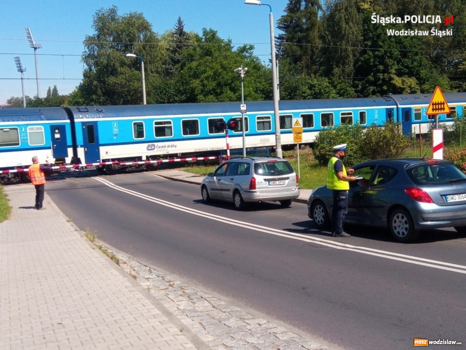 Zdjęcie w galerii na portalu naszwodzislaw.com: Wspólna akcja policjantów i pracowników kolei wiadomości z regionu
