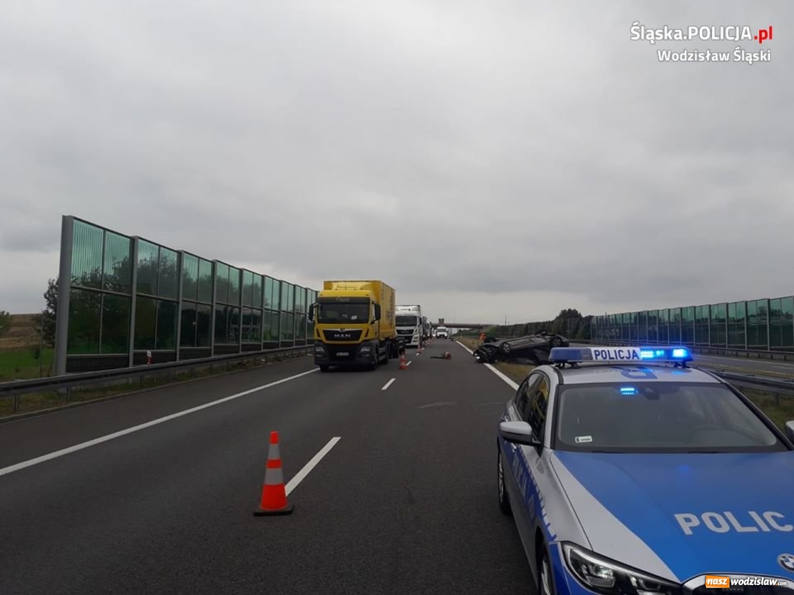 Zdjęcie w galerii na portalu naszwodzislaw.com: Czterech rannych po wypadku na A1 wiadomości z regionu