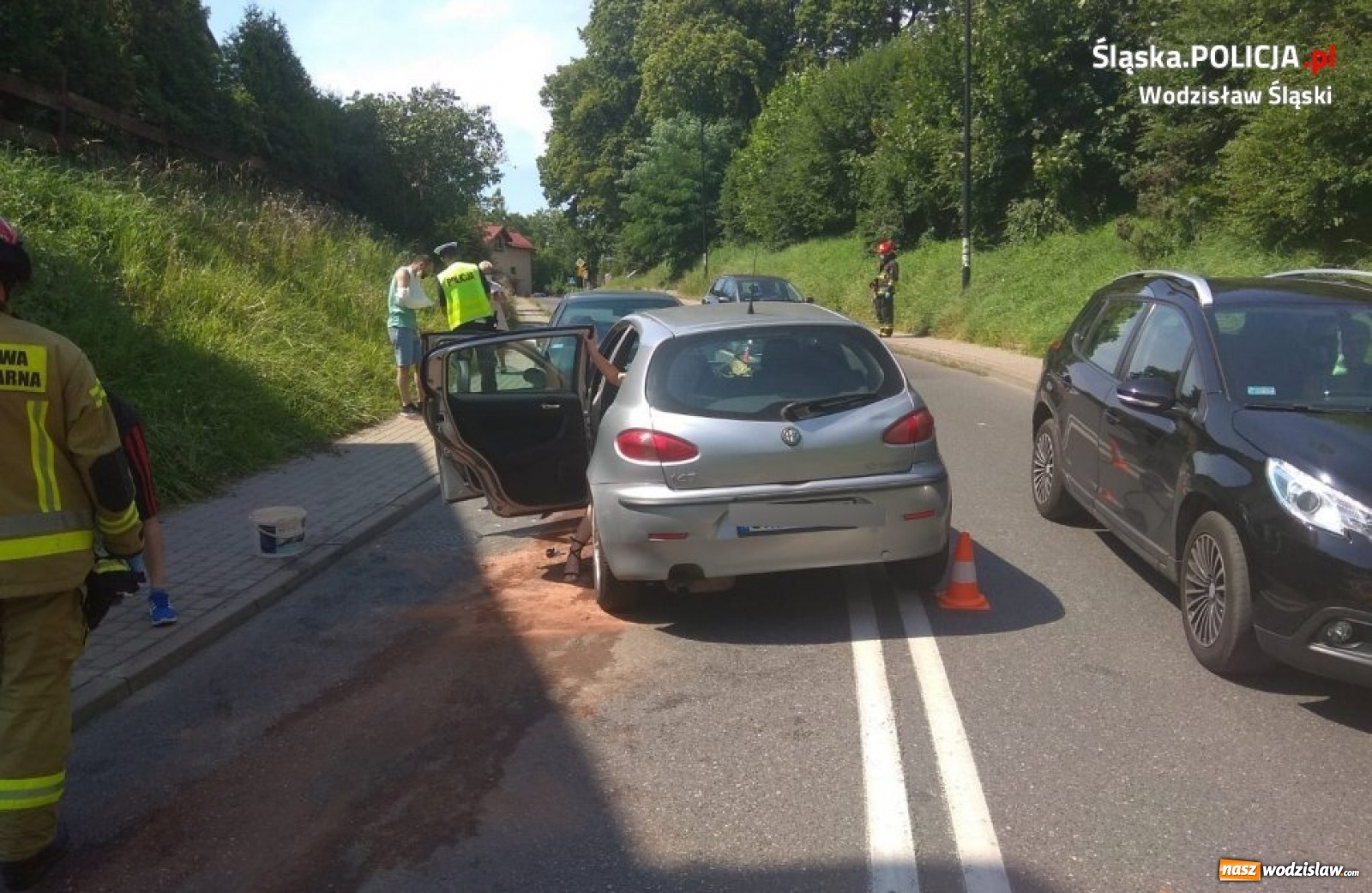 Zdjęcie w galerii na portalu naszwodzislaw.com: Czołowe zderzenie na Wałowej wiadomości z regionu