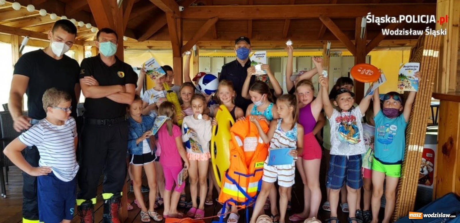 Zdjęcie w galerii na portalu naszwodzislaw.com: Wspólne działania wodzisławskich policjantów i strażaków wiadomości z regionu