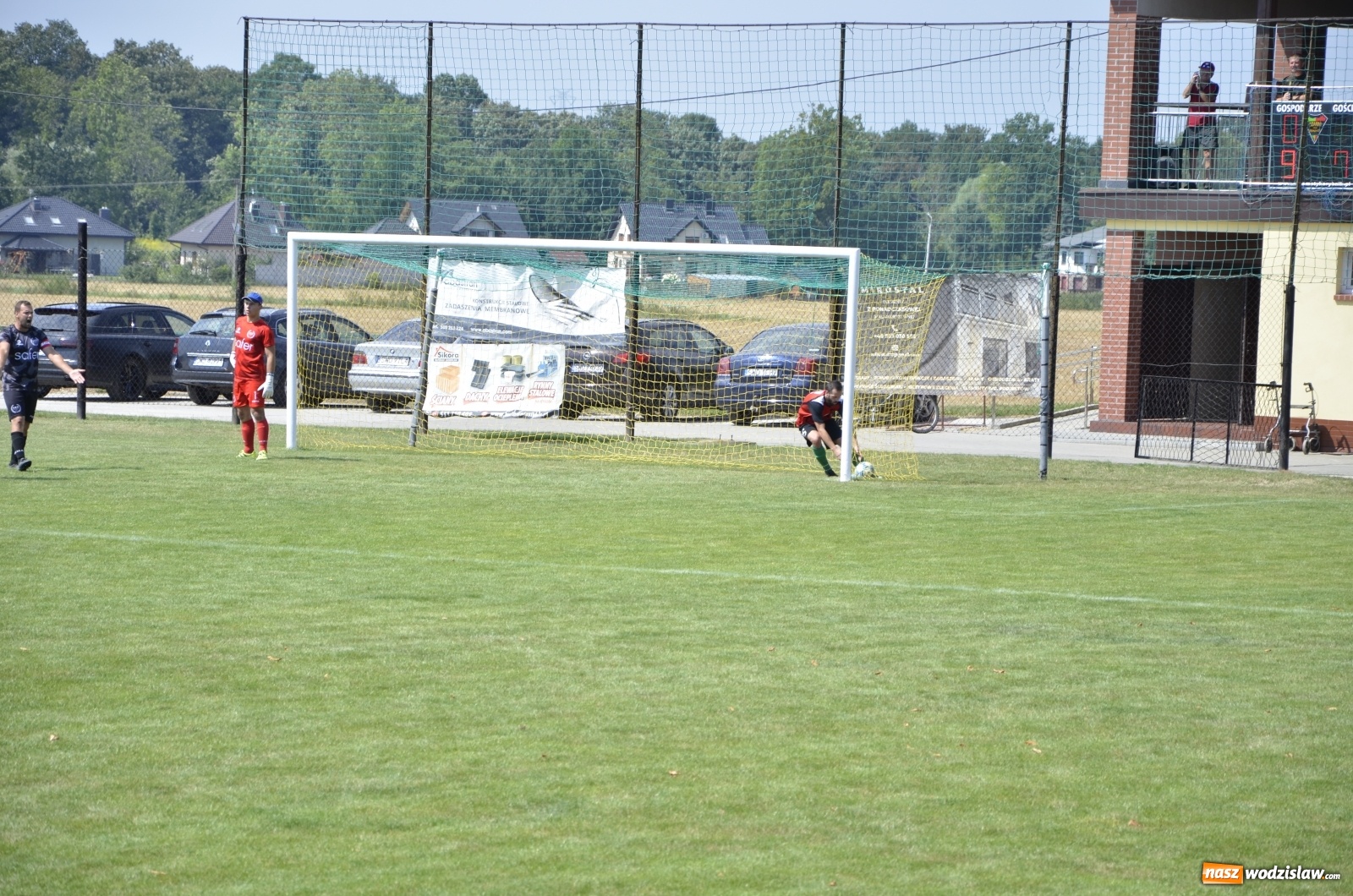 Zdjęcie w galerii na portalu naszwodzislaw.com: B klasa. Rezerwy Czarnych Gorzyce bez punktów w starciu w Owsiszczami [FOTO] wiadomości z regionu