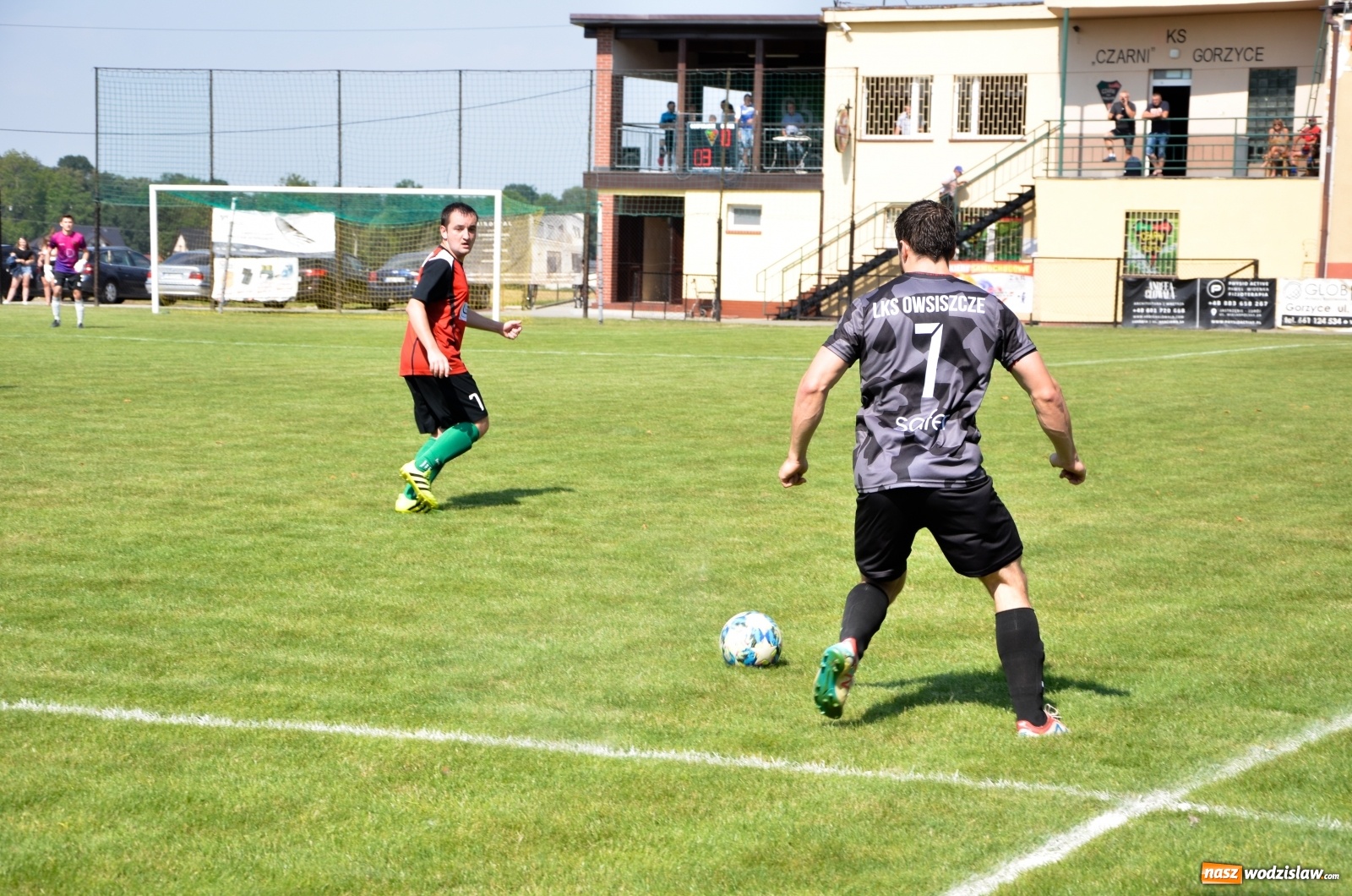 Zdjęcie w galerii na portalu naszwodzislaw.com: B klasa. Rezerwy Czarnych Gorzyce bez punktów w starciu w Owsiszczami [FOTO] wiadomości z regionu
