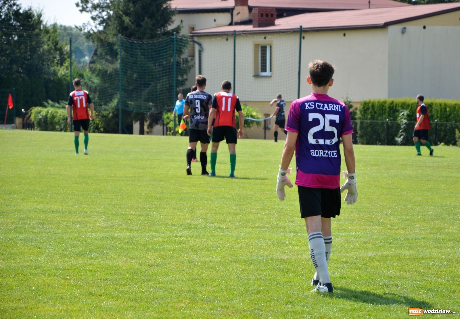 Zdjęcie w galerii na portalu naszwodzislaw.com: B klasa. Rezerwy Czarnych Gorzyce bez punktów w starciu w Owsiszczami [FOTO] wiadomości z regionu