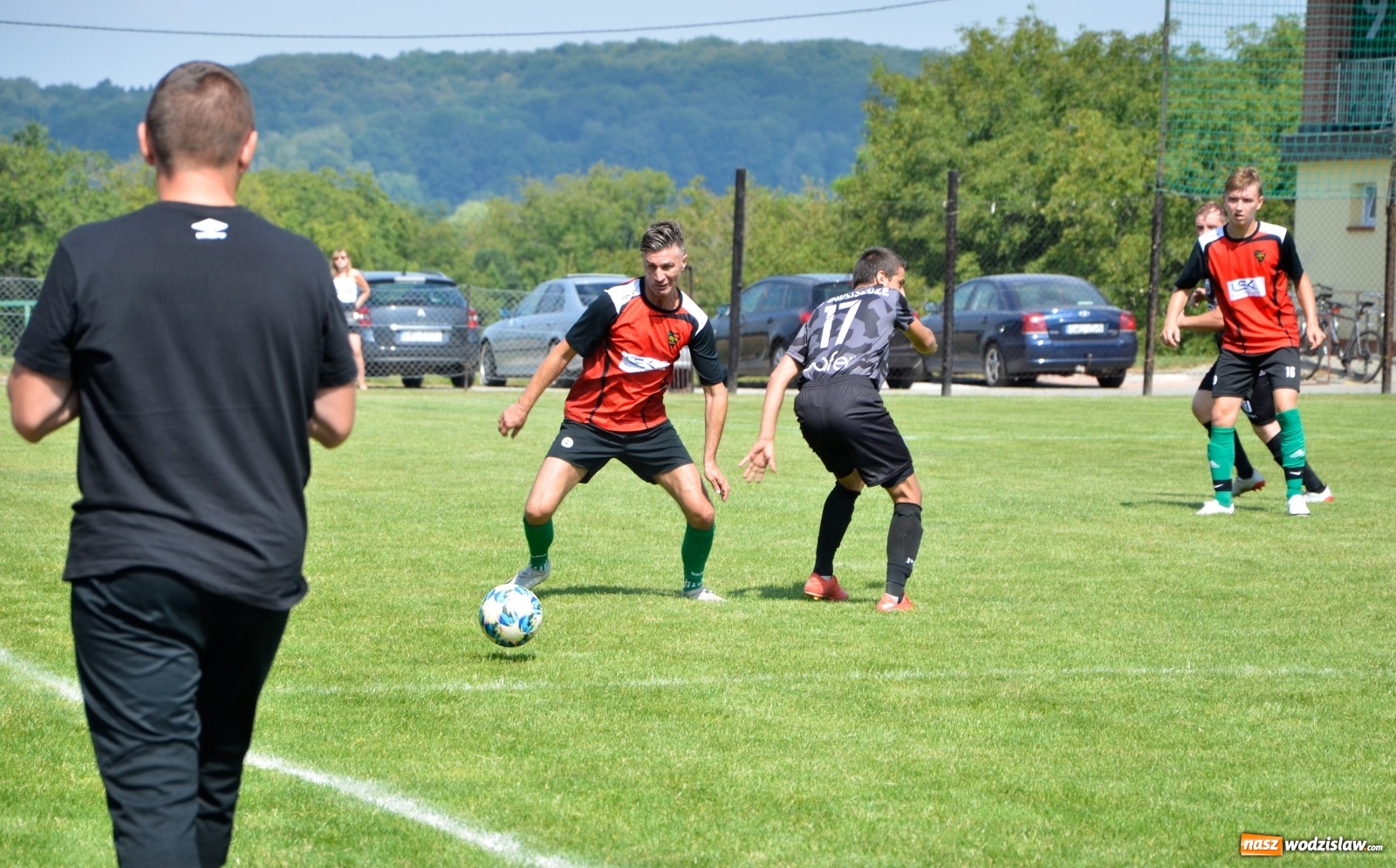 Zdjęcie w galerii na portalu naszwodzislaw.com: B klasa. Rezerwy Czarnych Gorzyce bez punktów w starciu w Owsiszczami [FOTO] wiadomości z regionu