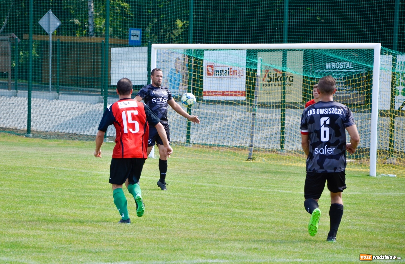 Zdjęcie w galerii na portalu naszwodzislaw.com: B klasa. Rezerwy Czarnych Gorzyce bez punktów w starciu w Owsiszczami [FOTO] wiadomości z regionu