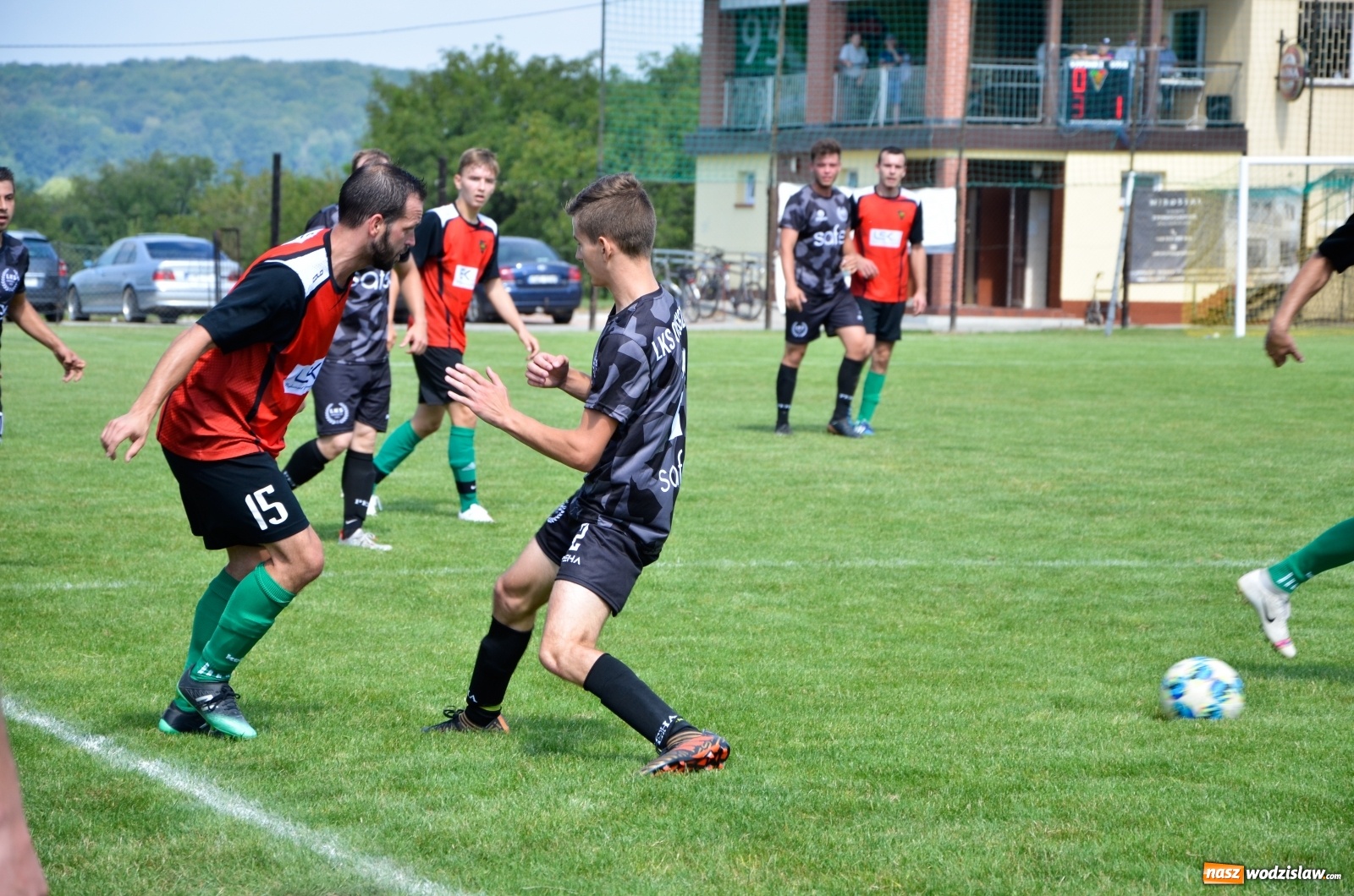 Zdjęcie w galerii na portalu naszwodzislaw.com: B klasa. Rezerwy Czarnych Gorzyce bez punktów w starciu w Owsiszczami [FOTO] wiadomości z regionu