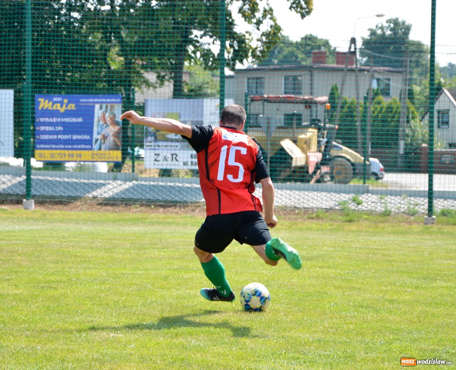 Zdjęcie w galerii na portalu naszwodzislaw.com: B klasa. Rezerwy Czarnych Gorzyce bez punktów w starciu w Owsiszczami [FOTO] wiadomości z regionu