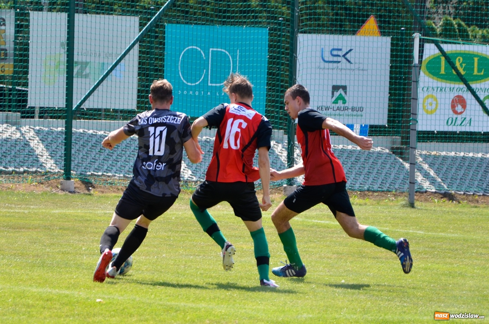 Zdjęcie w galerii na portalu naszwodzislaw.com: B klasa. Rezerwy Czarnych Gorzyce bez punktów w starciu w Owsiszczami [FOTO] wiadomości z regionu