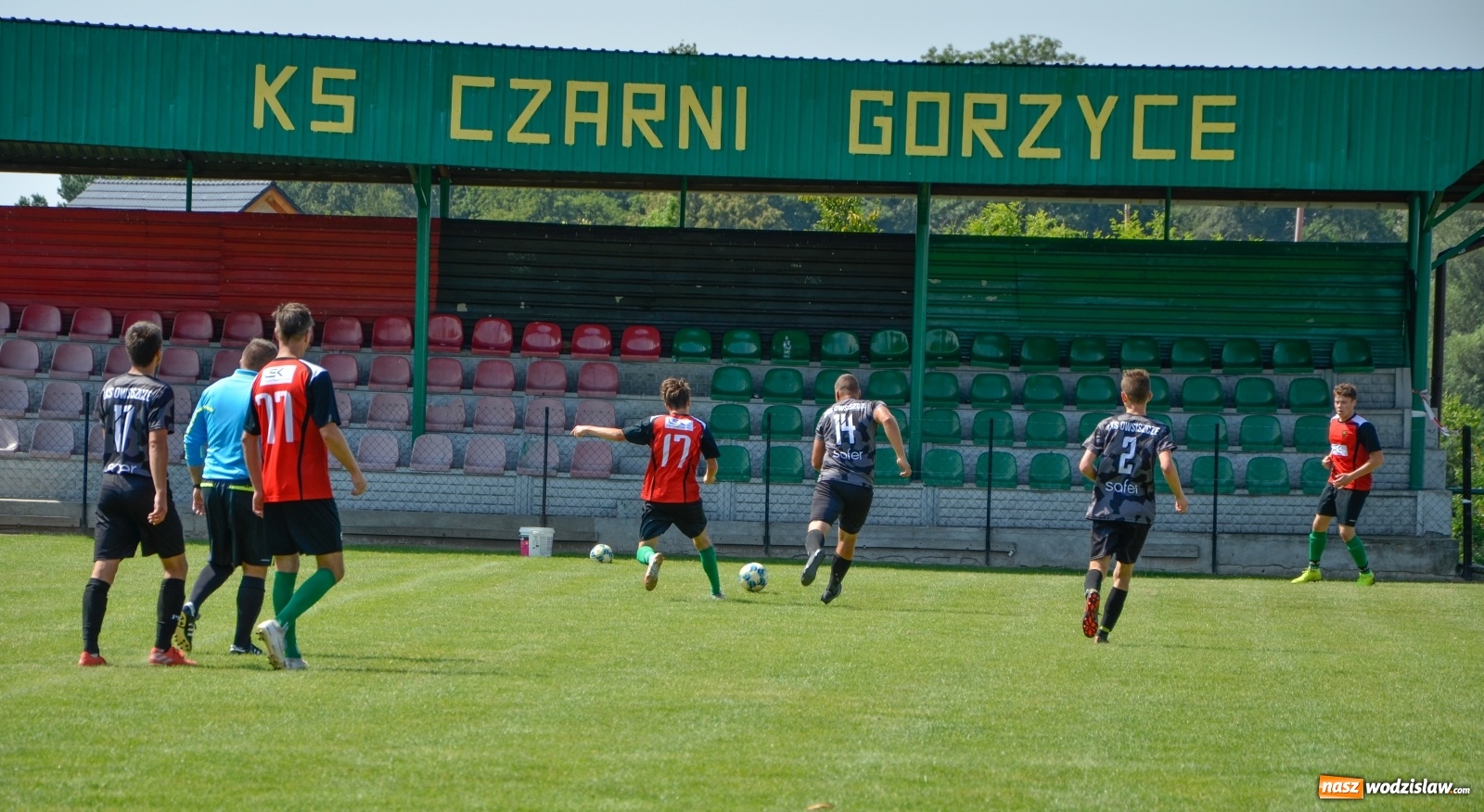 Zdjęcie w galerii na portalu naszwodzislaw.com: B klasa. Rezerwy Czarnych Gorzyce bez punktów w starciu w Owsiszczami [FOTO] wiadomości z regionu