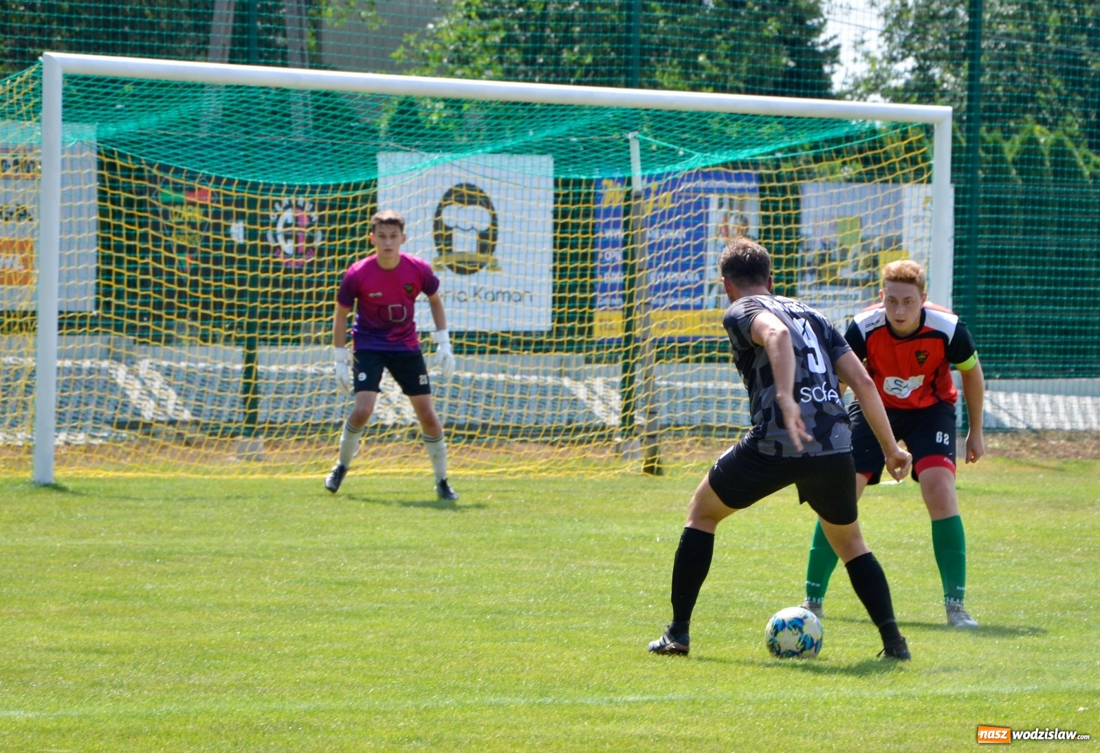 Zdjęcie w galerii na portalu naszwodzislaw.com: B klasa. Rezerwy Czarnych Gorzyce bez punktów w starciu w Owsiszczami [FOTO] wiadomości z regionu