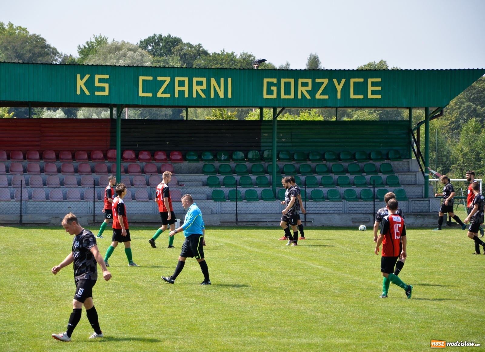 Zdjęcie w galerii na portalu naszwodzislaw.com: B klasa. Rezerwy Czarnych Gorzyce bez punktów w starciu w Owsiszczami [FOTO] wiadomości z regionu