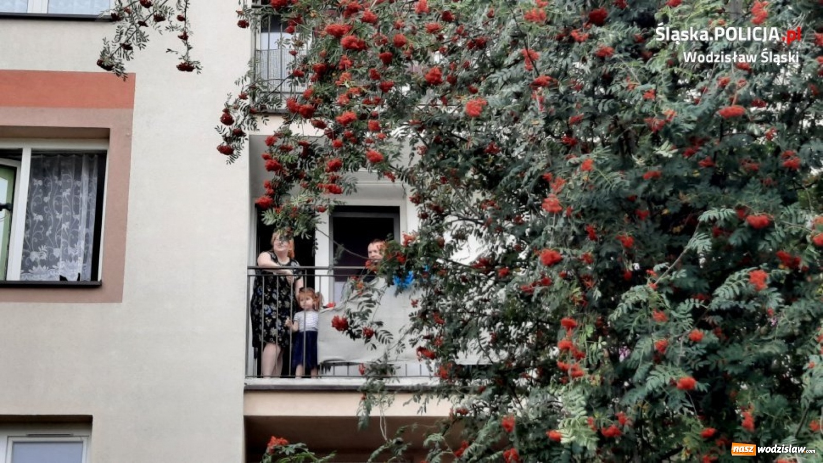 Zdjęcie w galerii na portalu naszwodzislaw.com: Urodzinowa niespodzianka dla 3-letniej Madzi wiadomości z regionu