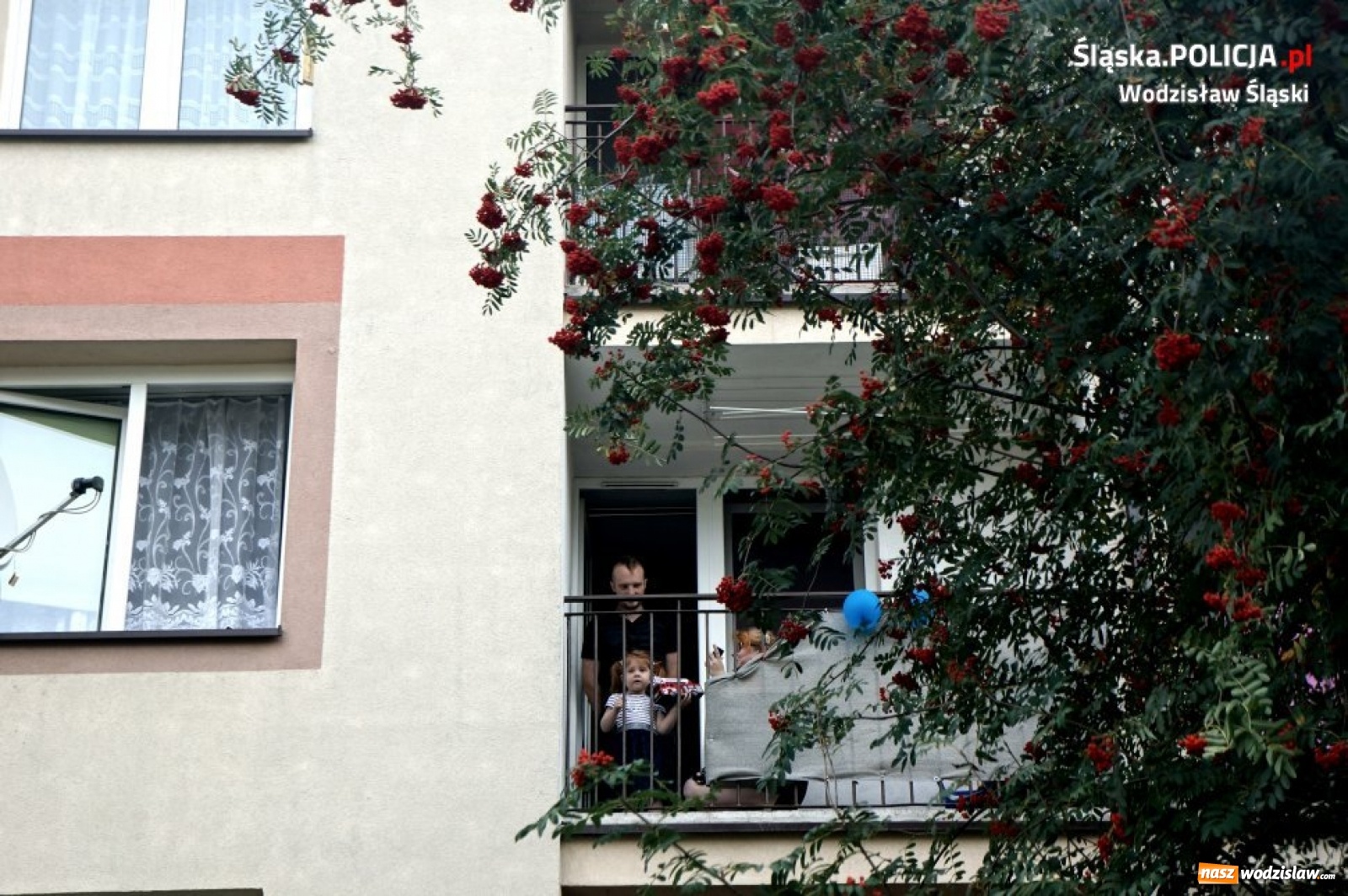 Zdjęcie w galerii na portalu naszwodzislaw.com: Urodzinowa niespodzianka dla 3-letniej Madzi wiadomości z regionu