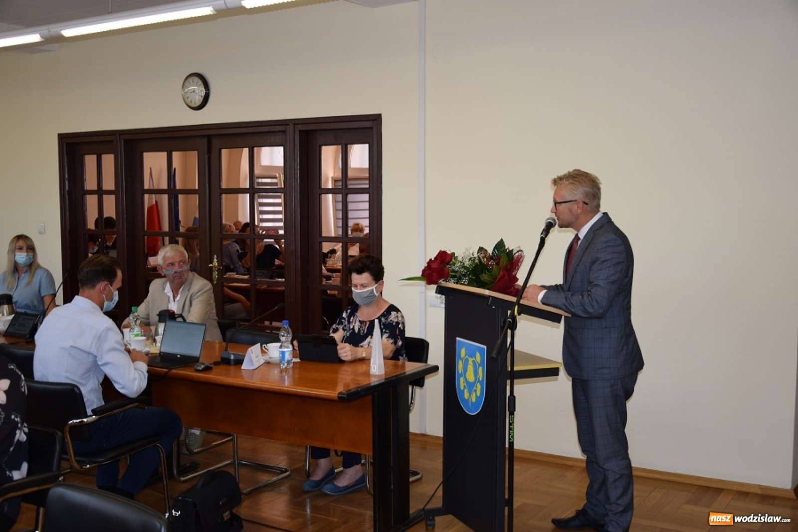 Zdjęcie w galerii na portalu naszwodzislaw.com: Wójt Gminy Mszana z wotum zaufania i absolutorium wiadomości z regionu