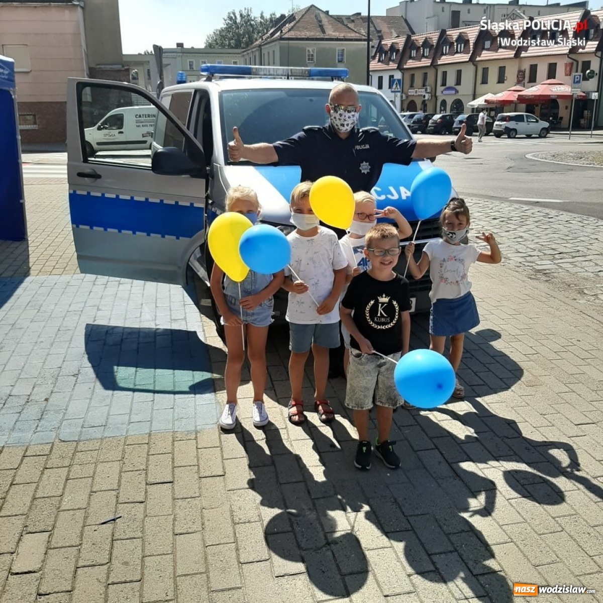 Zdjęcie w galerii na portalu naszwodzislaw.com: Wodzisławski dzielnicowy czytał dzieciom wiadomości z regionu
