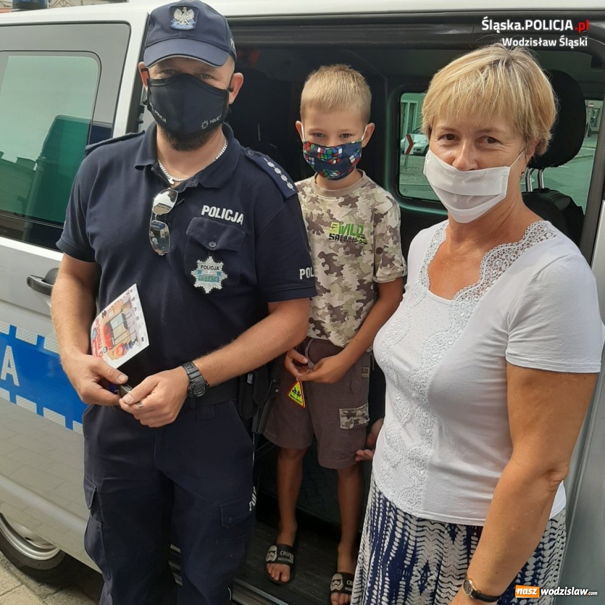 Zdjęcie w galerii na portalu naszwodzislaw.com: Wodzisławski dzielnicowy czytał dzieciom wiadomości z regionu